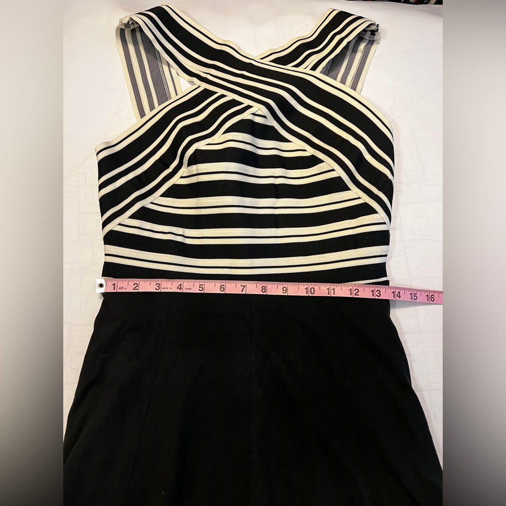 EUC ANTHROPOLOGIE Maeve Crosswise Fit & Flare Dress - Picture 5 of 10